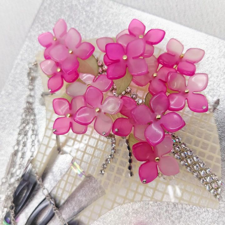 この季節にぴったりな紫陽花かんざしが入荷しました こちらはピンクになります チ コマチヘア この季節にぴったりな紫陽花かんざしが入荷しました こちらはピンクになります チ コマチヘア